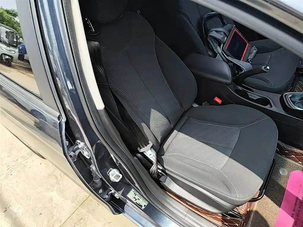 Buick Excelle 2021 1.3T Auto Mild Hybrid Progressive фото 24