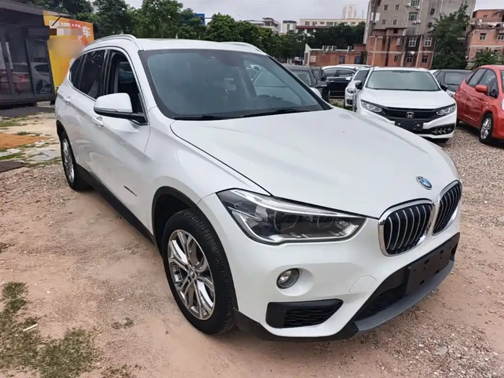 BMW X1 2018 sDrive20Li Leading Model фото 4