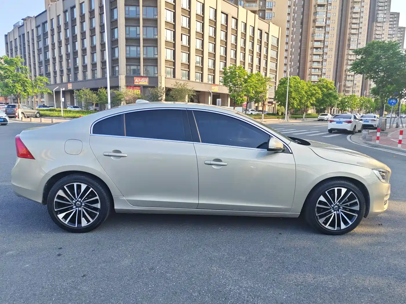 VOLVO S60