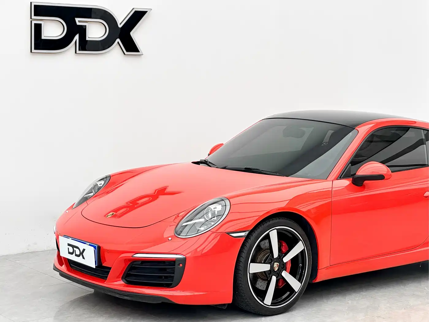 Photo 3 - Porsche 911