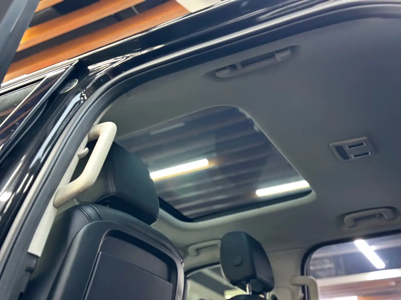 Land Rover Discovery 2017 3.0 SC V6 SE фото 18