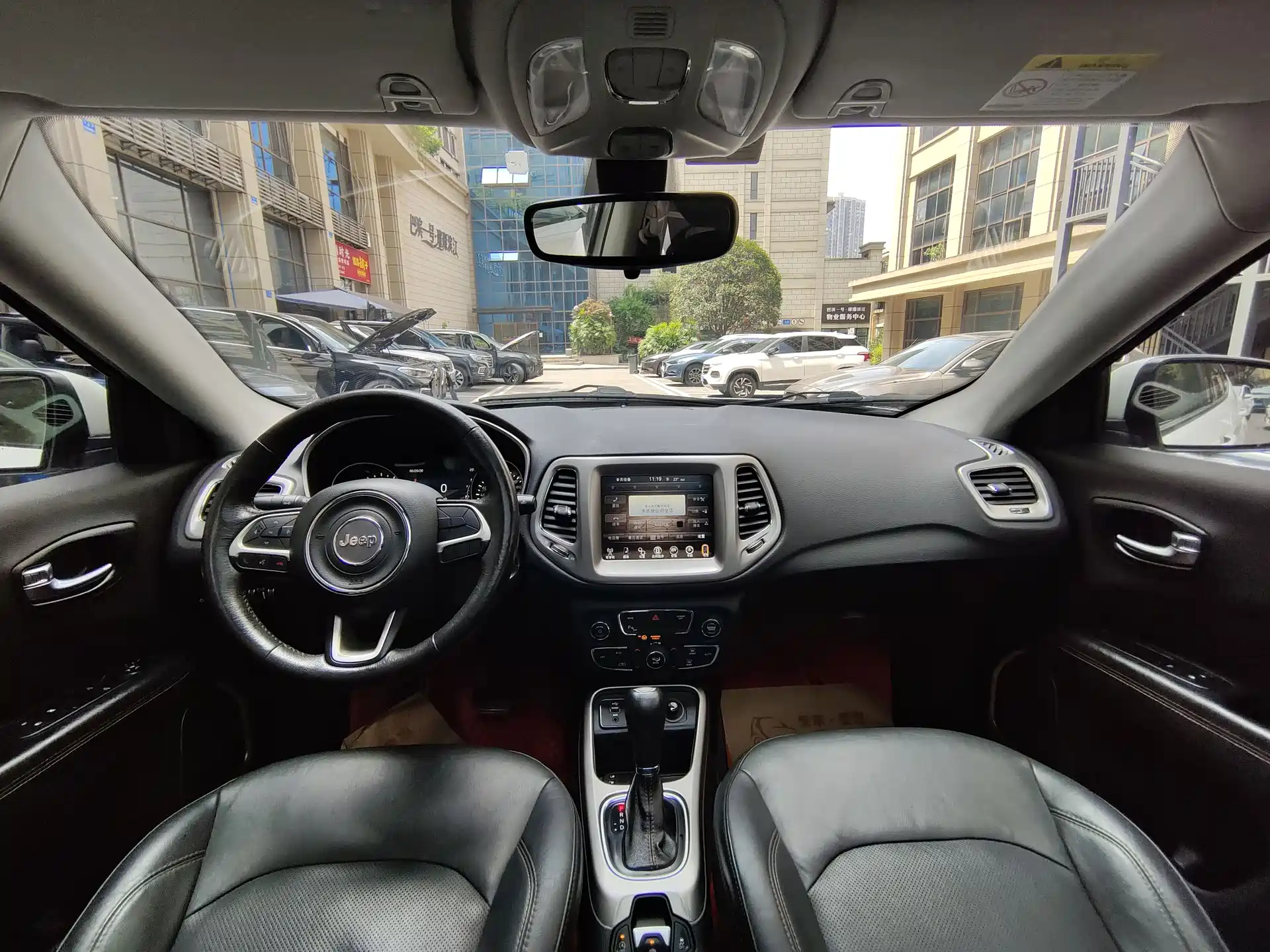 Фото 13 - Jeep Compass