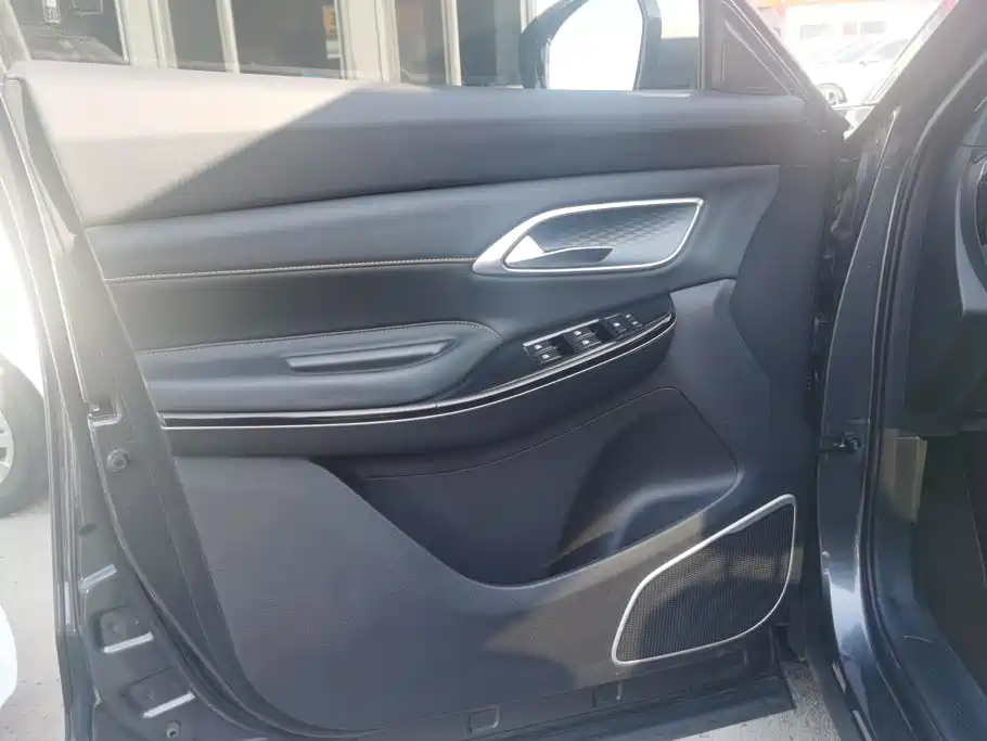 Changan CS75 2025 2025 Model PRO 1.5T Deluxe 7-seater