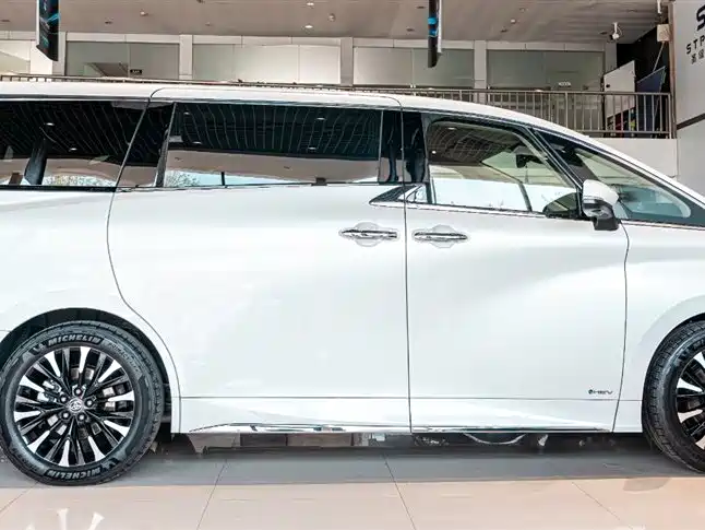 Toyota Alphard 2024 Hybrid 2.5L Prestige Edition фото 4