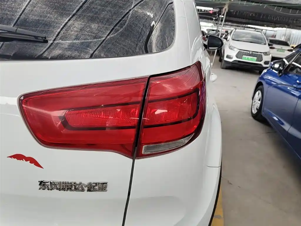 Kia Sportage 2016 2.0L Automatic 2WD GL фото 8