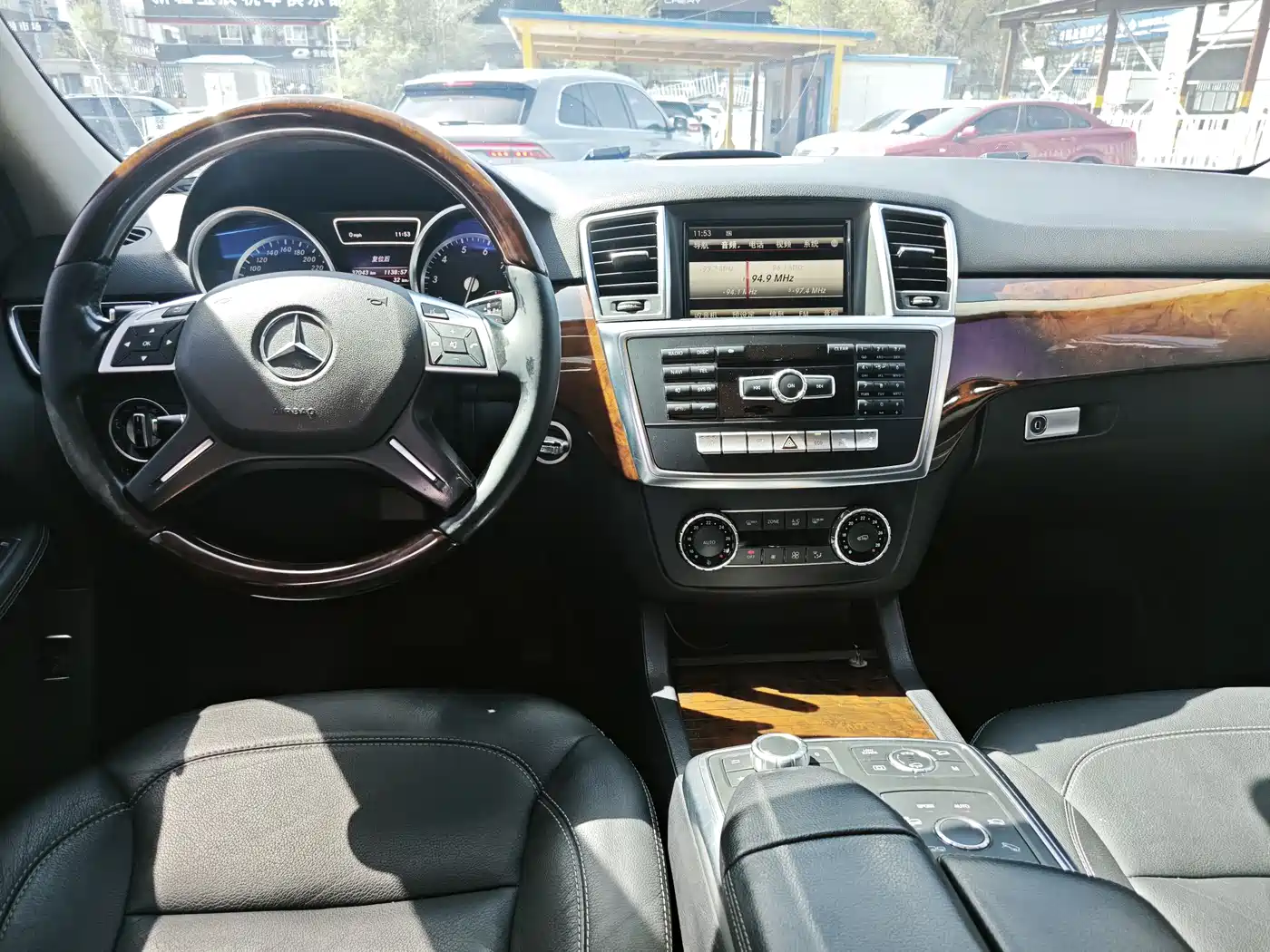 Mercedes-Benz M-Class 2014 ML 400 4MATIC Luxury фото 6