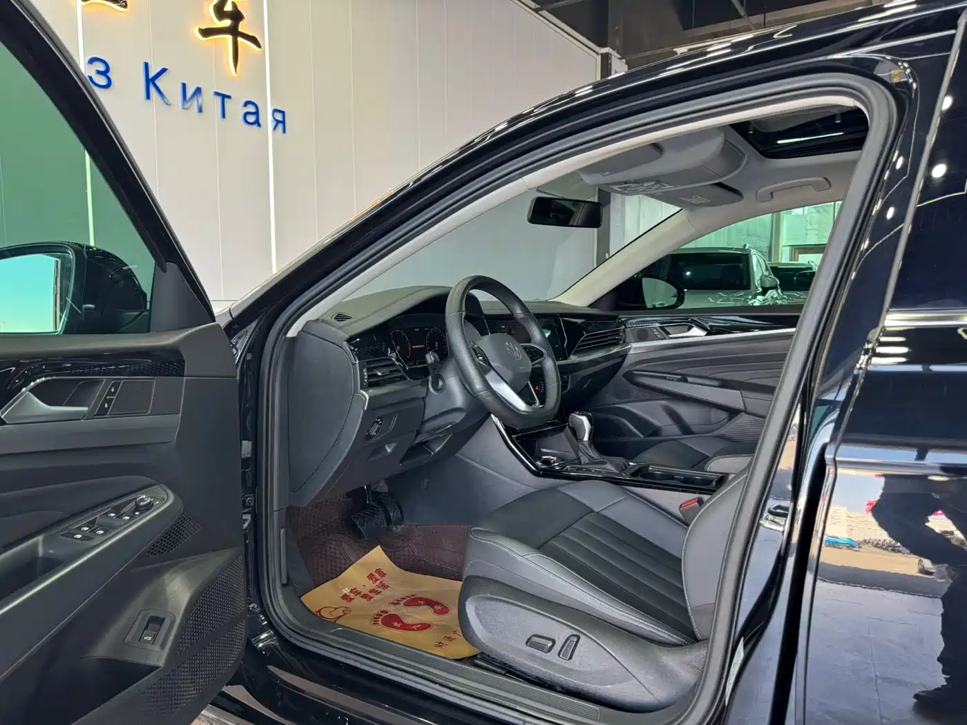 Volkswagen Passat 2023 280TSI Elite Edition фото 4