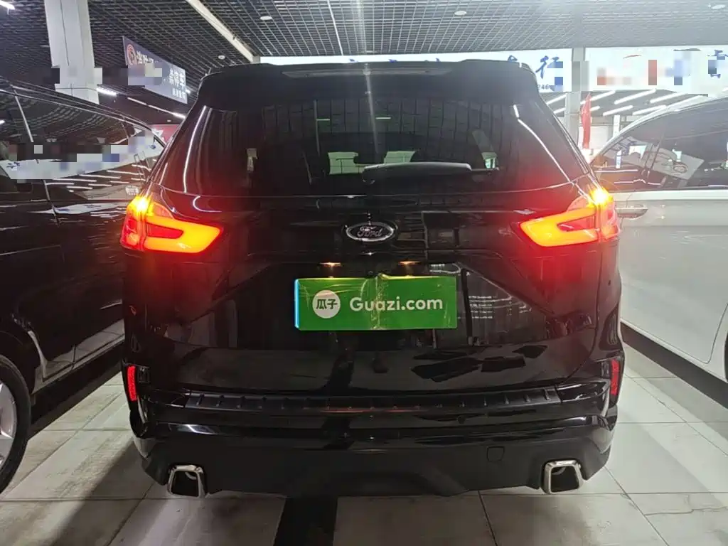 Фото 6 - Ford Edge