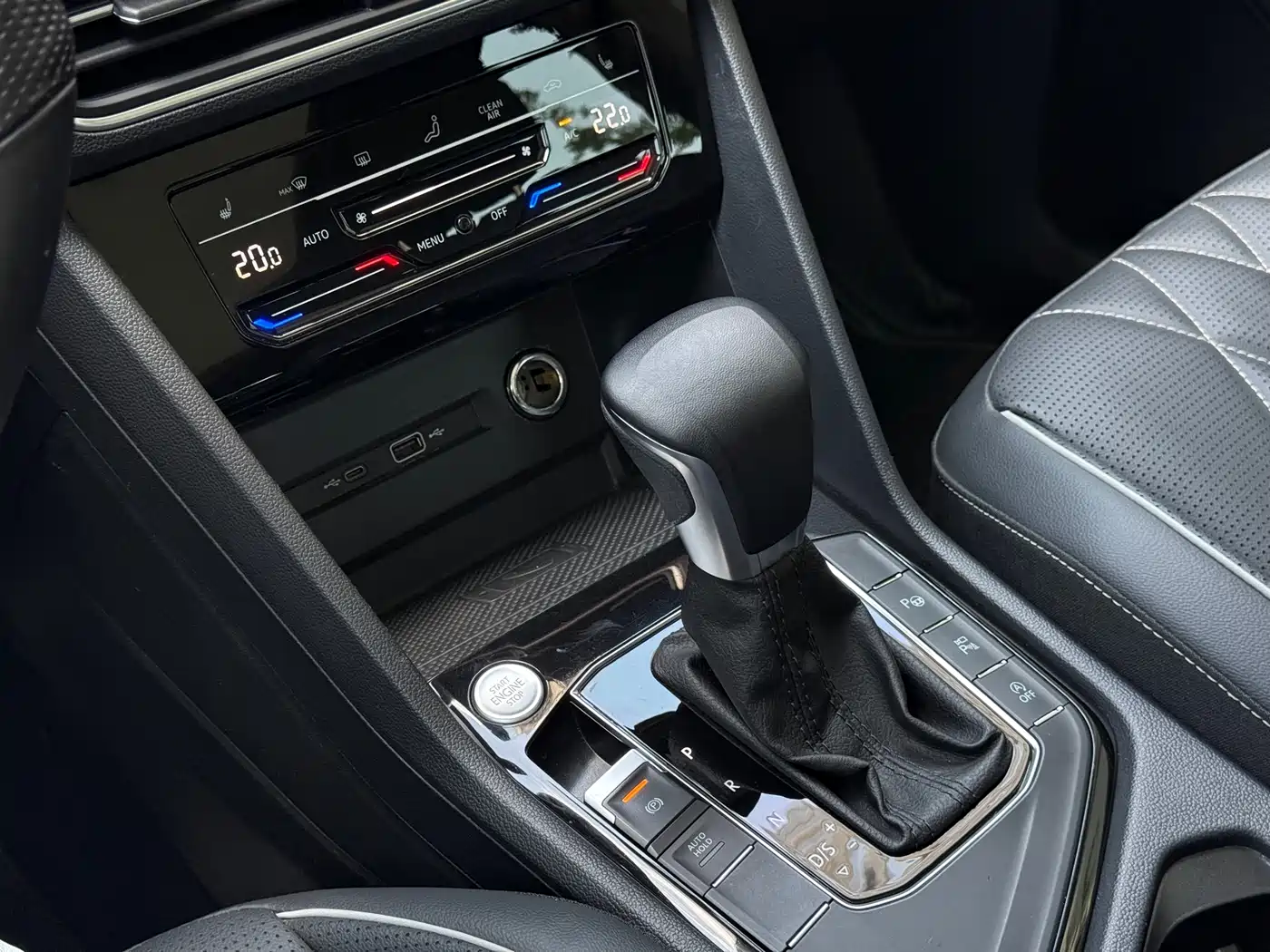 Volkswagen Tiguan L 2023 Facelift 330TSI Auto FWD R-Line Premium фото 33