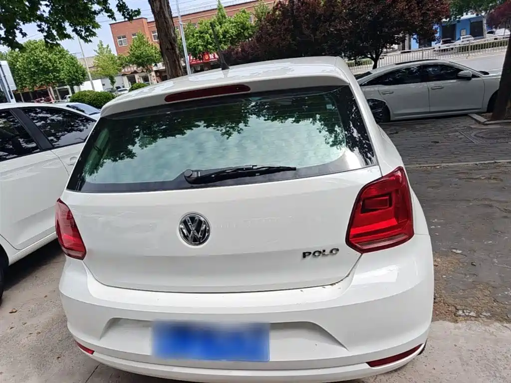 Volkswagen Polo 2016 1.4L Automatic Trend фото 6