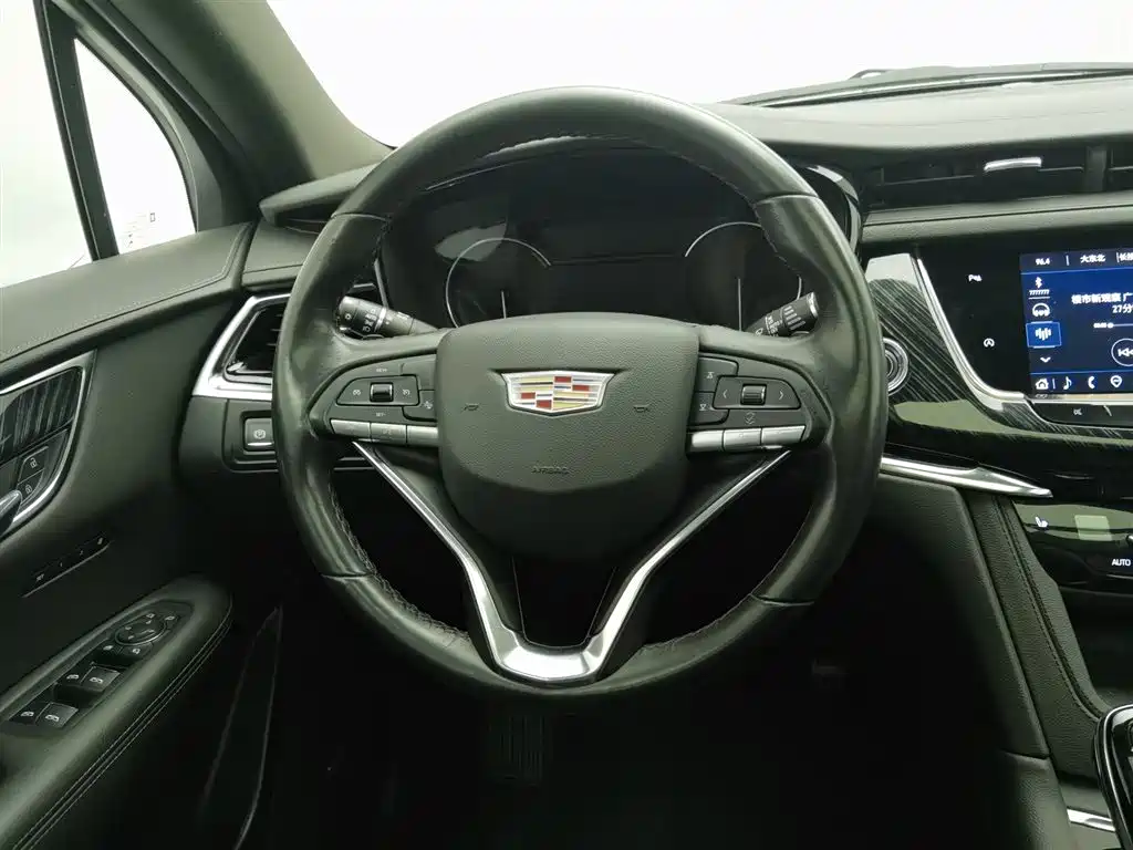 CADILLAC XT6