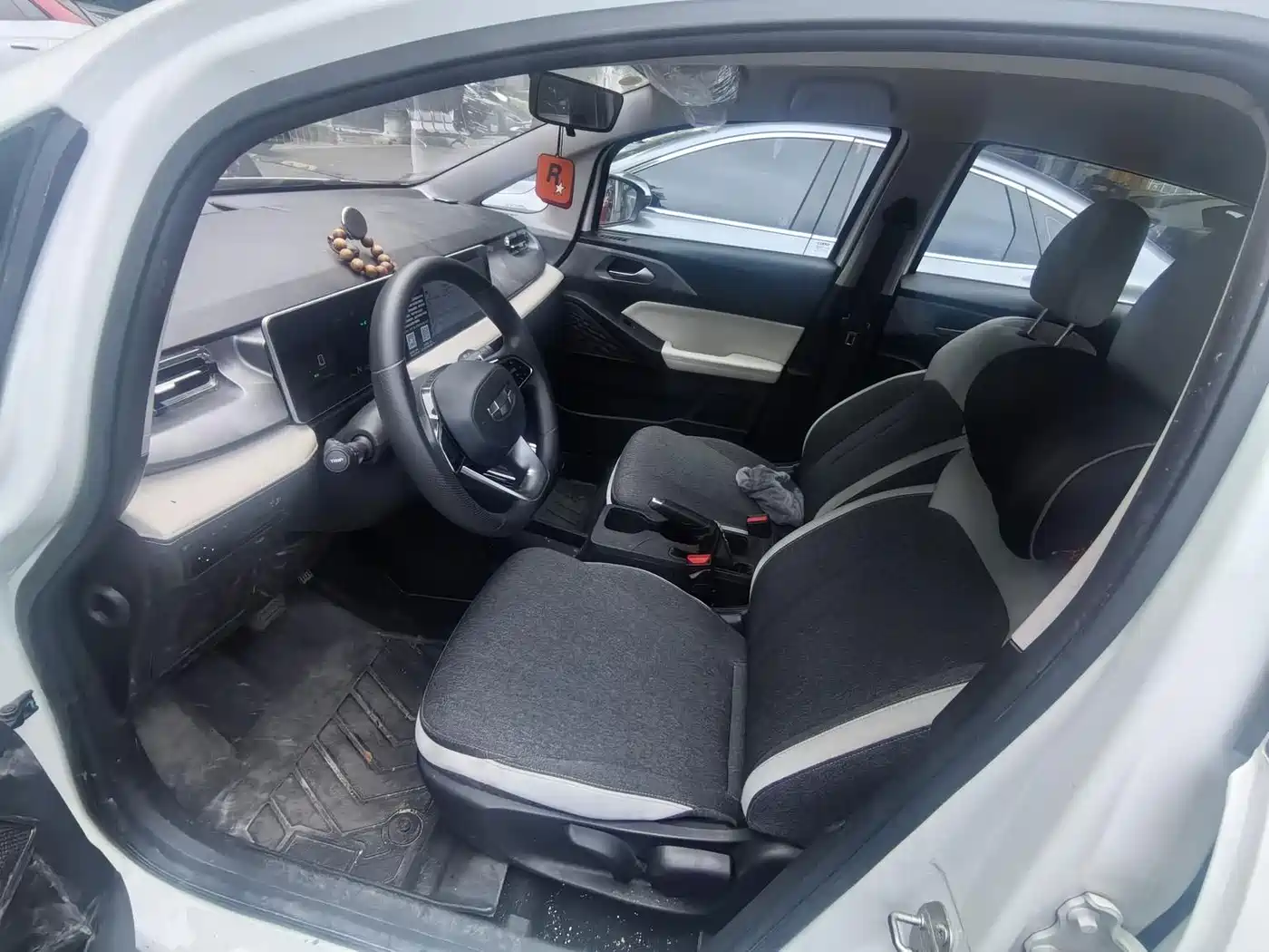 Фото 6 - Geely Geometry E Firefly