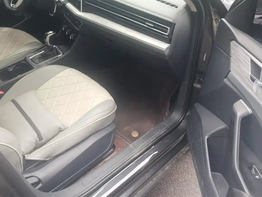 Volkswagen Sagitar 2023 300TSI DSG Surpassing Edition фото 8