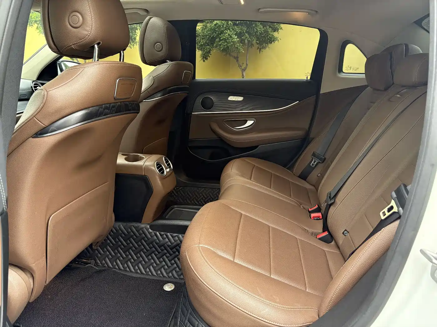 Mercedes-Benz E-Class 2016 E 200 L Sport Type фото 5