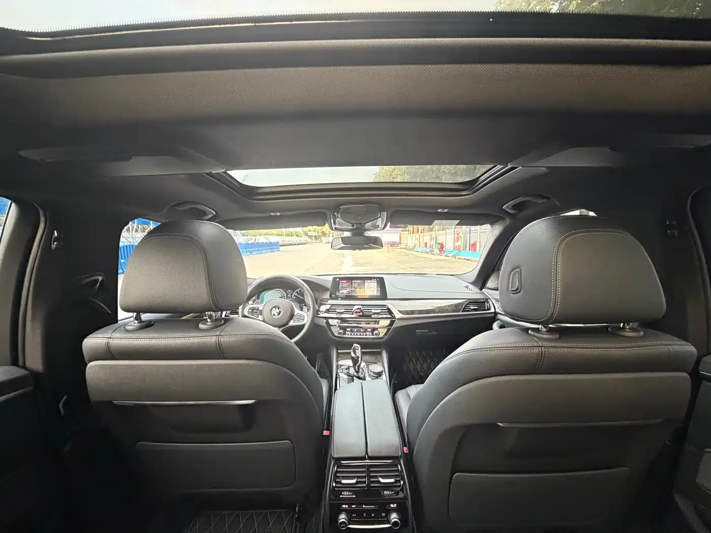 BMW 5 Series 2019 530Li Premium M Sport Package фото 31