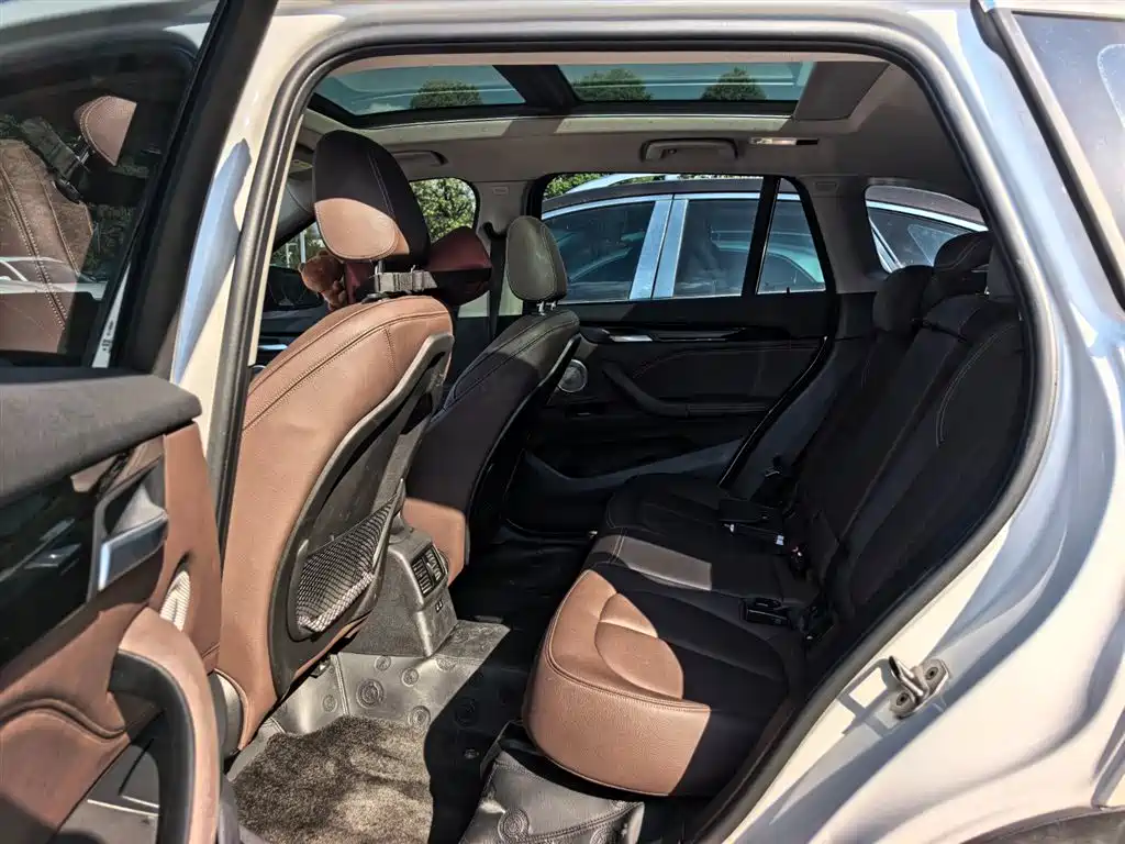 BMW X1 2022 sDrive25Li Leading фото 9