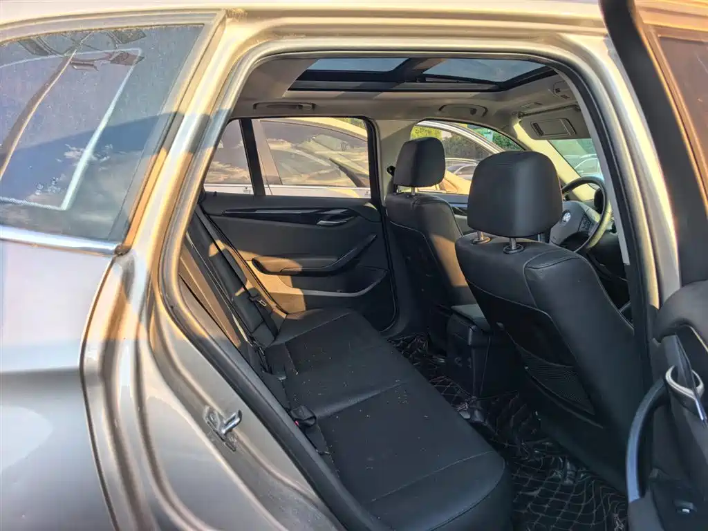 BMW X1 (Import) 2012 sDrive18i Luxury фото 9