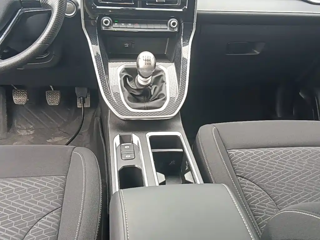 Haval M6 2024 2023 PLUS 1.5T Manual Elite Smart Connect