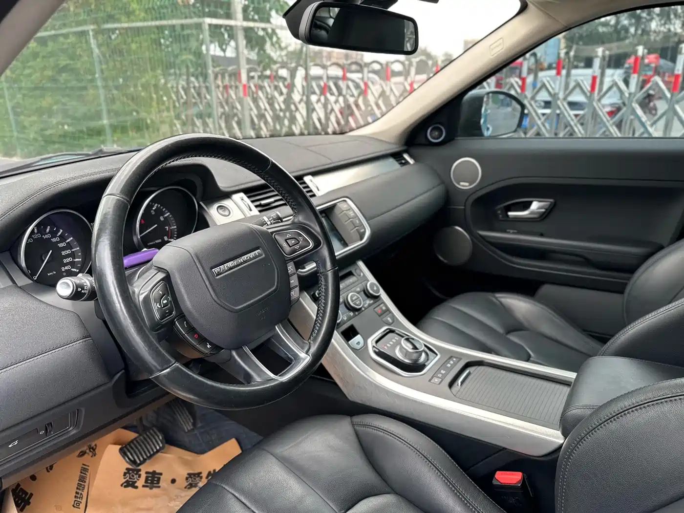 Land Rover Range Rover Evoque 2015 2.0T 5-Door Fashion Edition фото 9