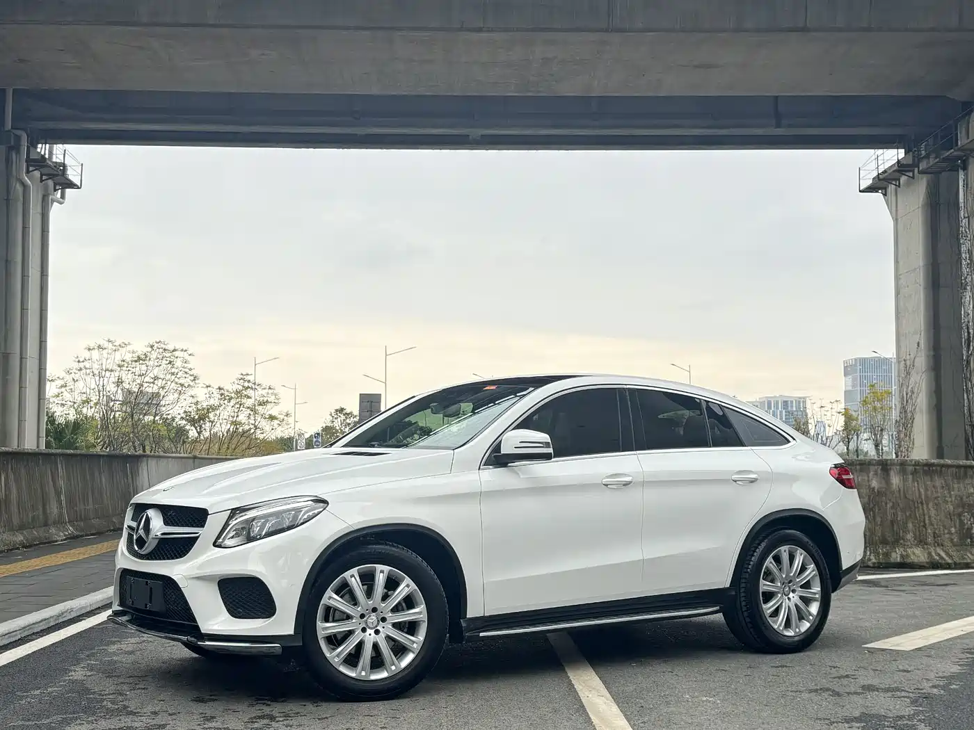 Mercedes-Benz GLE Coupe 2015 GLE 320 4MATIC Coupe SUV
