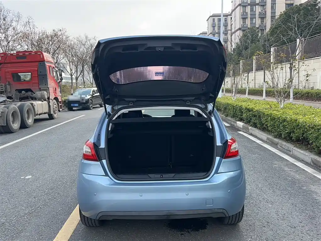 Peugeot 308S 2015 1.2T Auto Elegance Edition фото 15