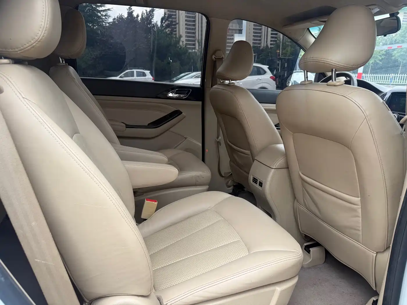 Baojun 730 2015 2014 1.5L Manual Comfort 7-seater