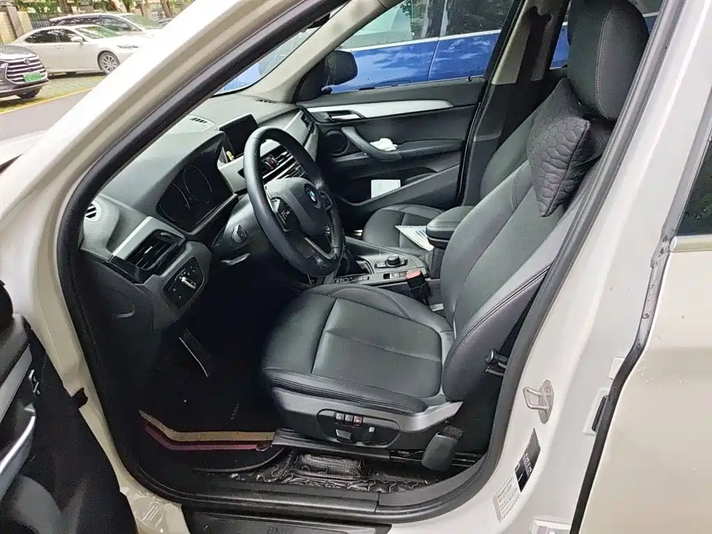 BMW X1 2018 sDrive20Li Leading Model фото 8