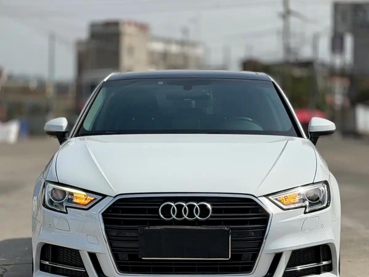 Audi A3 2018 30th Anniversary Sportback 35 TFSI Fashion фото 3