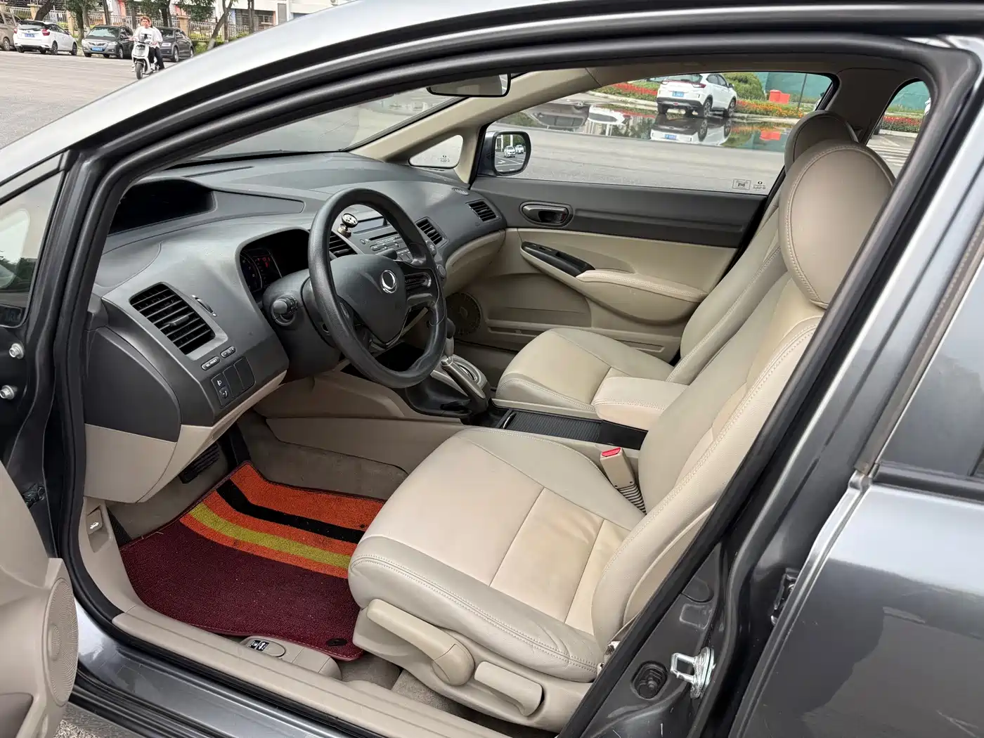 CIIMO CIIMO 2014 2012 1.8L Automatic