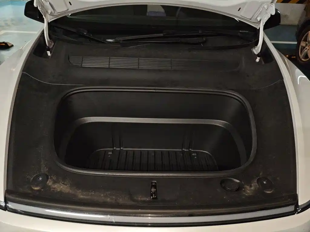Tesla Model Y L 2025 2025 Facelift Long Range AWD