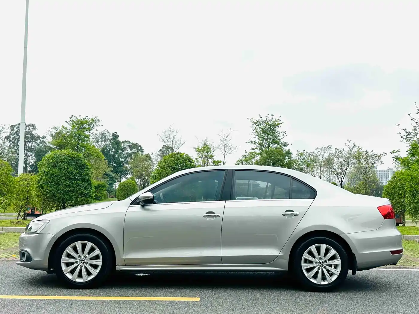 Volkswagen Sagitar 2014 1.4TSI Automatic Luxury фото 8