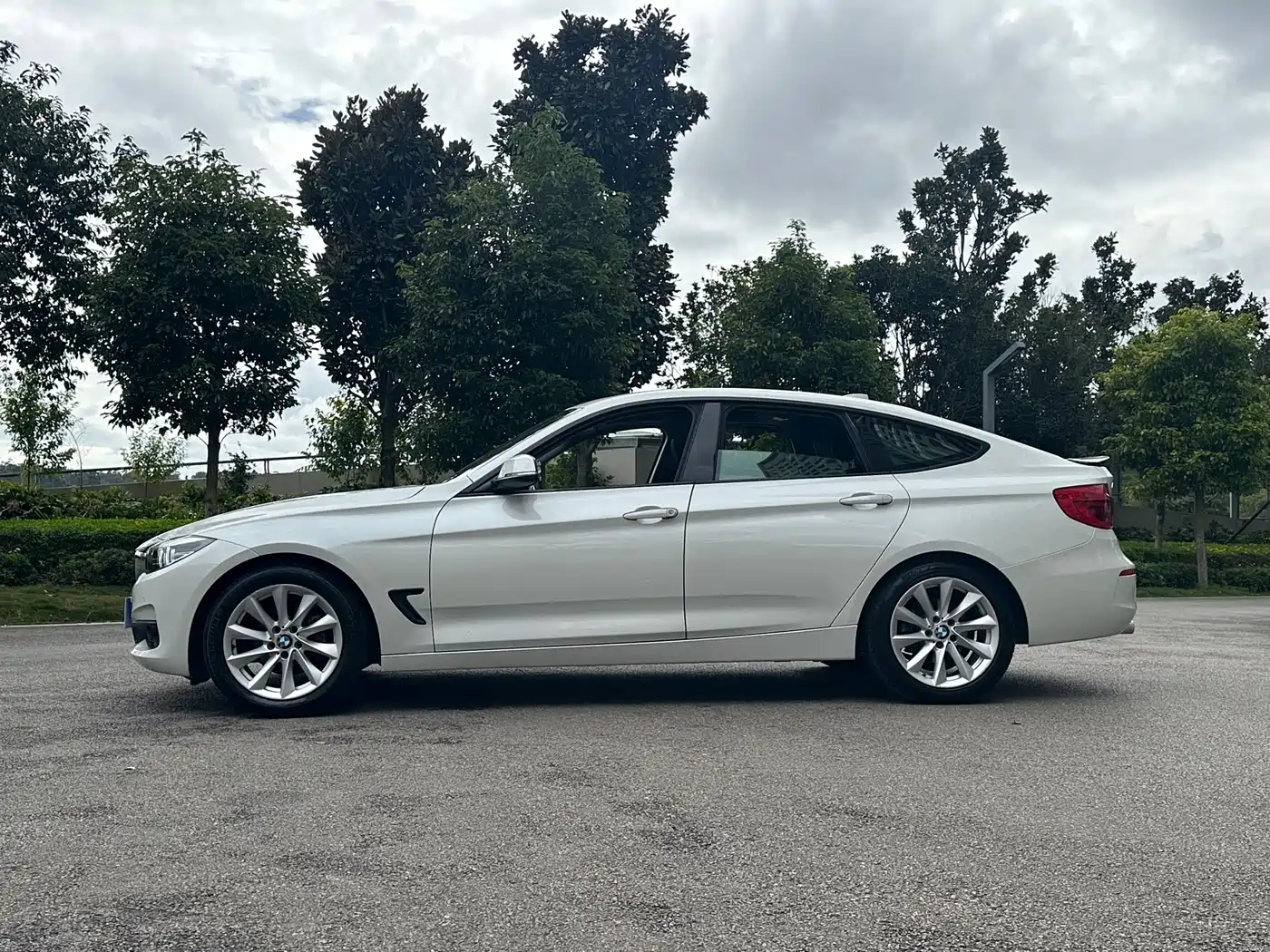 BMW 3 Series GT 2018 320i Fashion фото 4