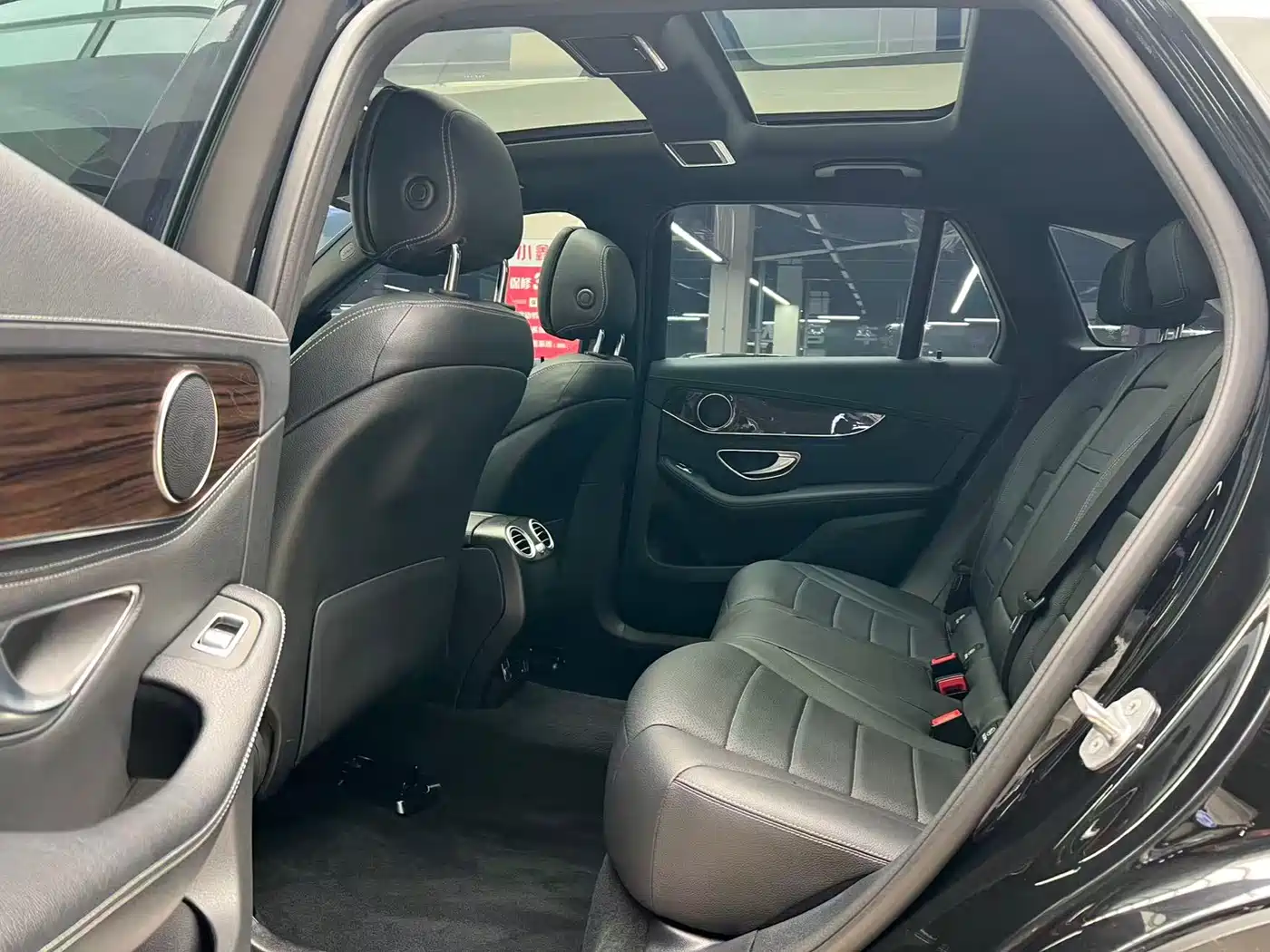 Mercedes-Benz GLC 2019 Facelift GLC 260 L 4MATIC Luxury фото 15