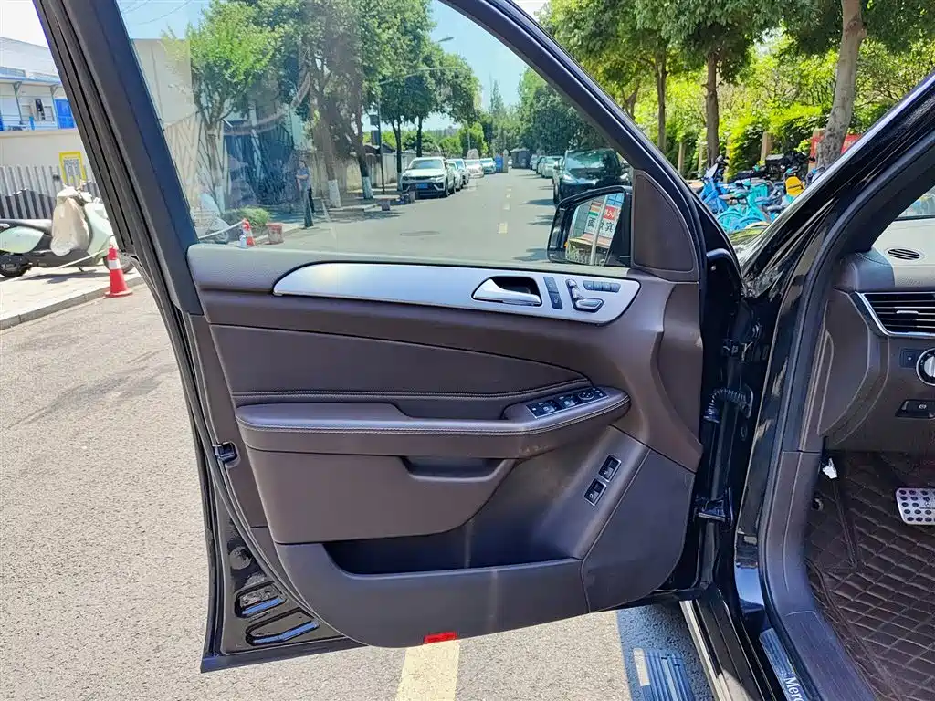 Mercedes-Benz GLS 2016 GLS 400 4MATIC Dynamic фото 6