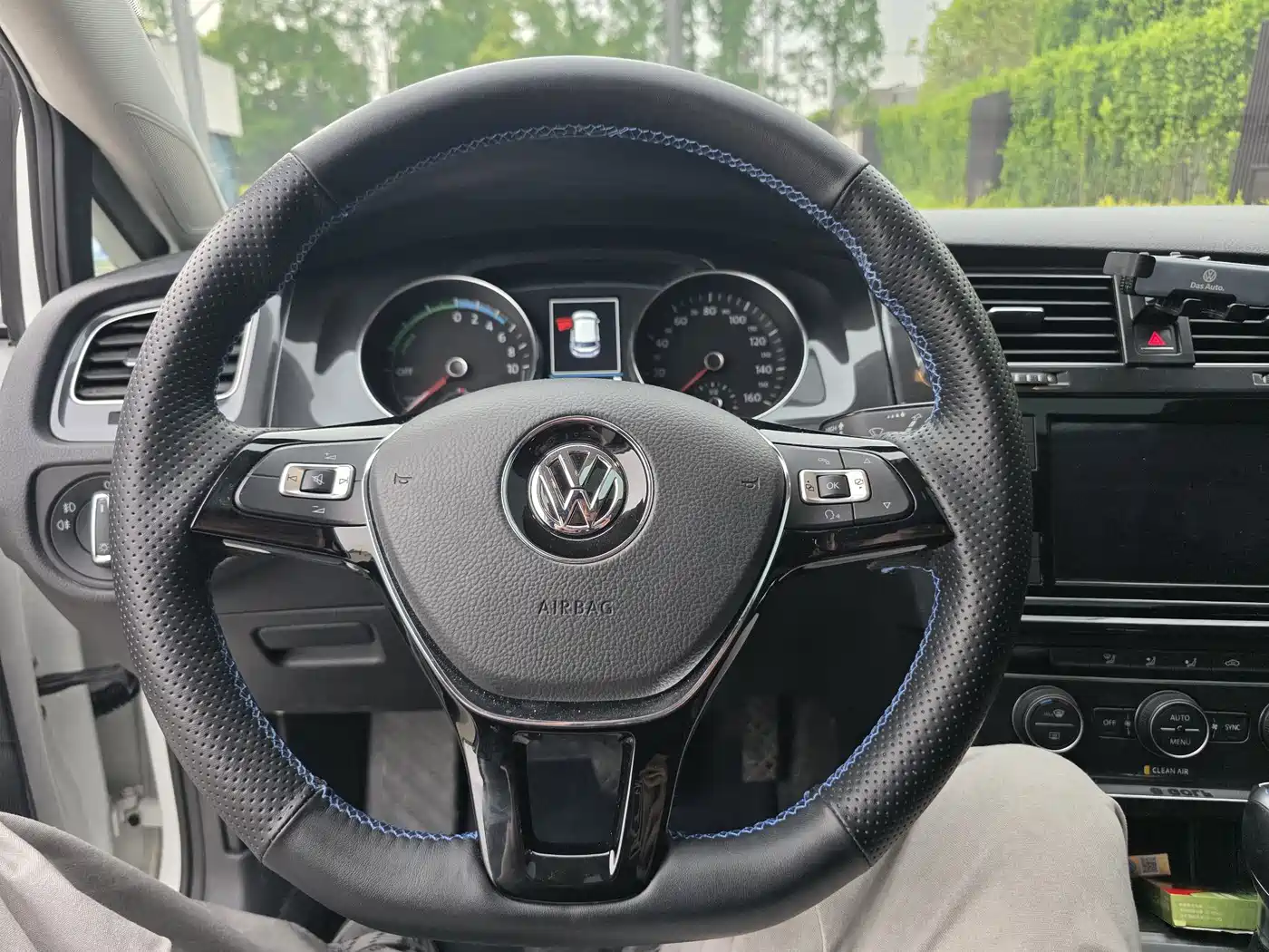 Volkswagen Golf Electric 2020 Chi фото 8