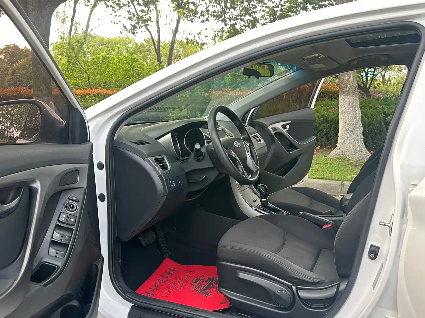 Hyundai Langdong 2016 1.6L Automatic Premium Edition фото 8