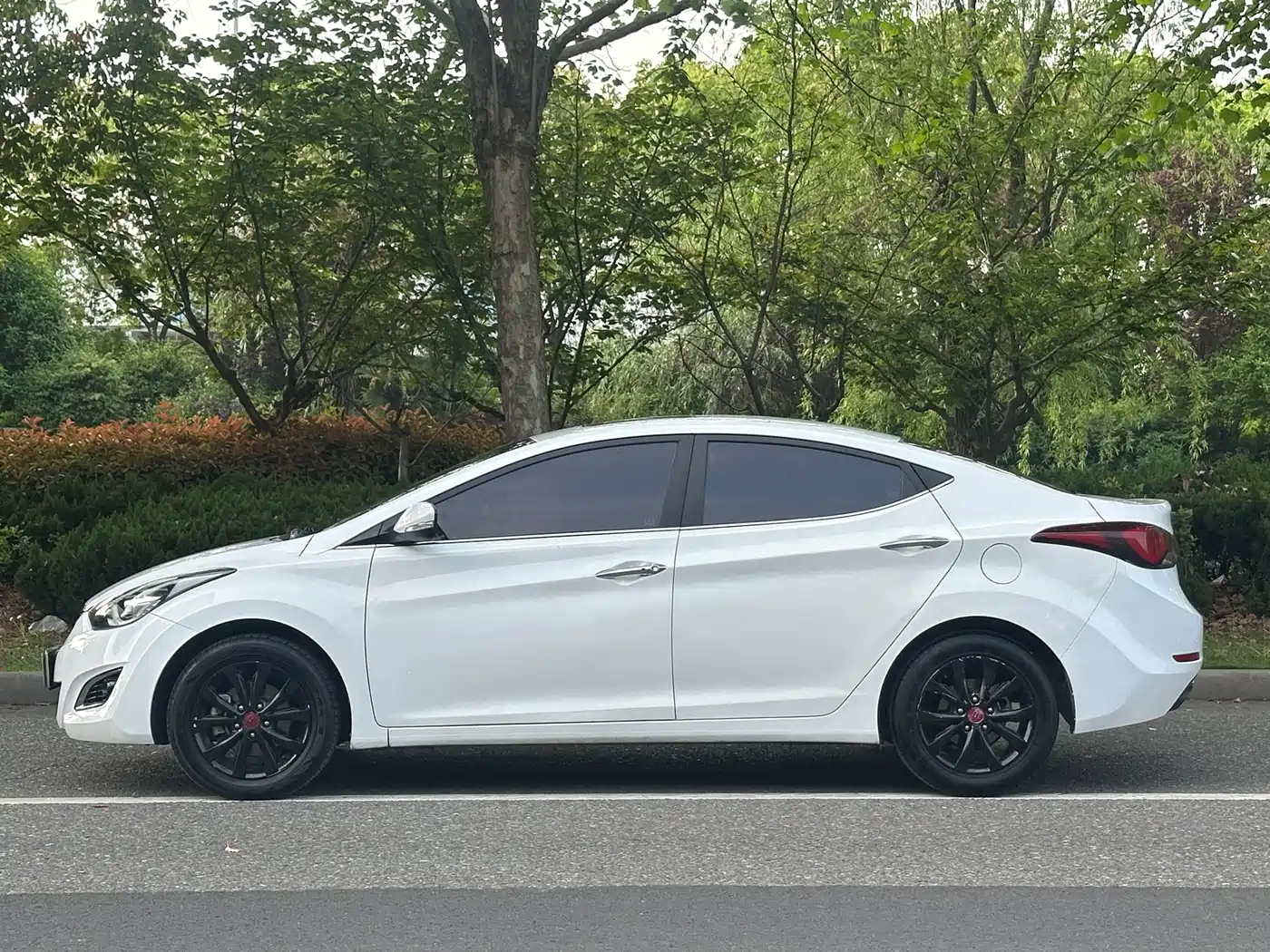 Hyundai Langdong 2016 1.6L Automatic Premium Edition фото 4