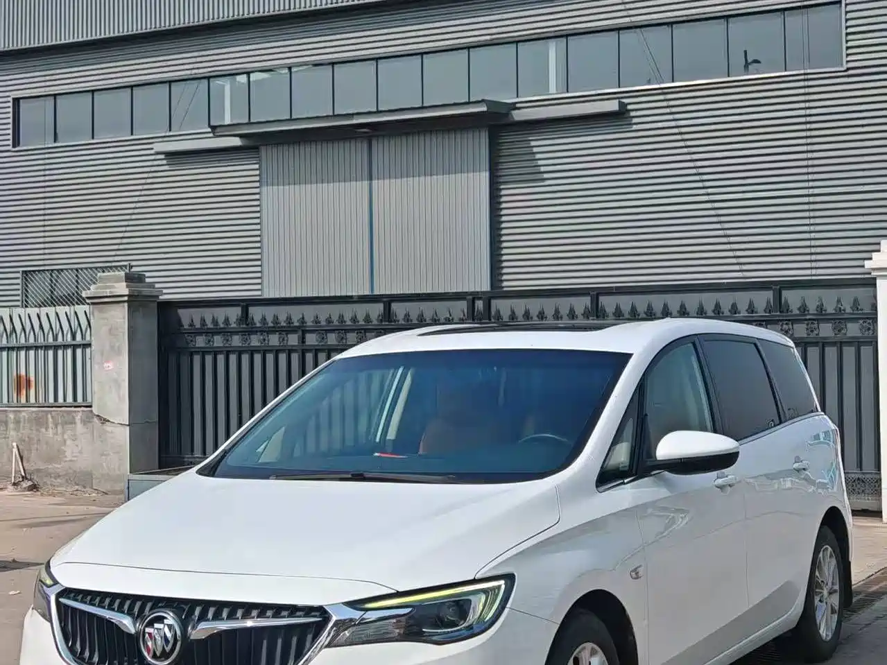 Фото 3 - Buick GL6
