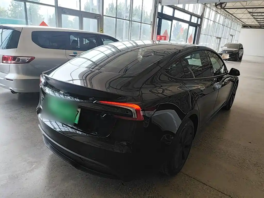 Tesla Model 3 2026 2025 Model Year Facelift Rear-Wheel Drive