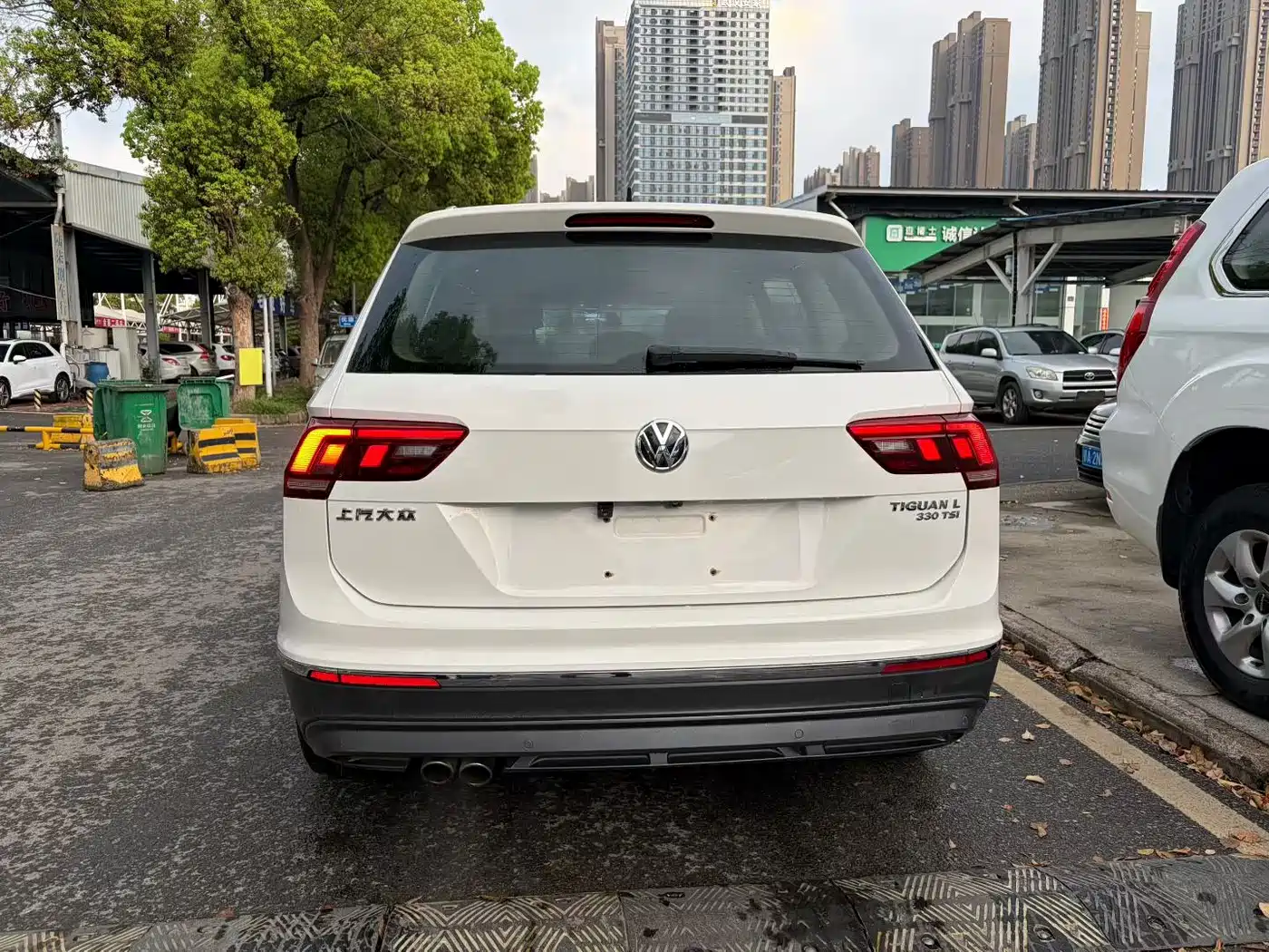 Volkswagen Tiguan L 2017 330TSI Automatic 2WD Luxury Edition фото 9