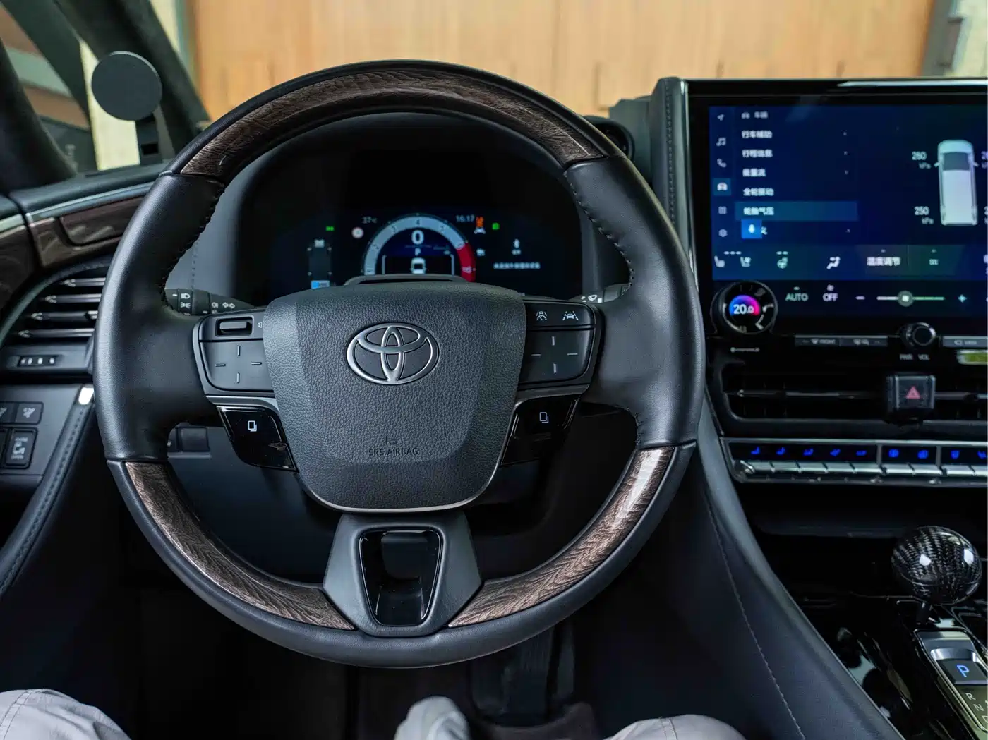 Toyota Vellfire 2024 Crown Hybrid 2.5L Executive Premium Edition фото 7