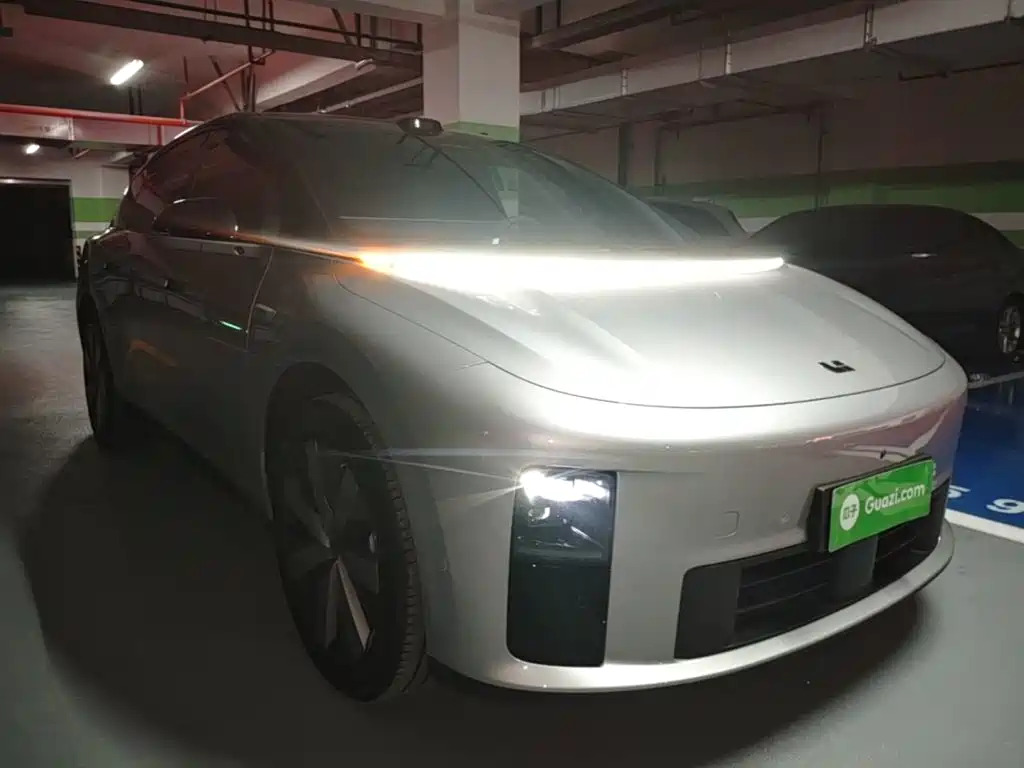 Li Auto i6 2026 2025 4WD Base Model