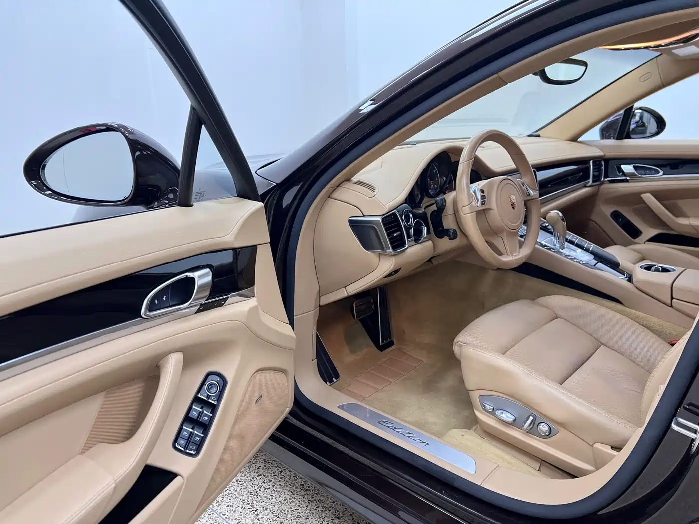 Porsche Panamera 2016 Panamera 4 Edition 3.0T фото 8