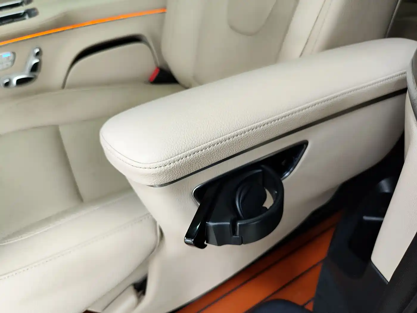 Mercedes-Benz V-Class 2021 V 260 L Long Wheelbase Premium Edition фото 26