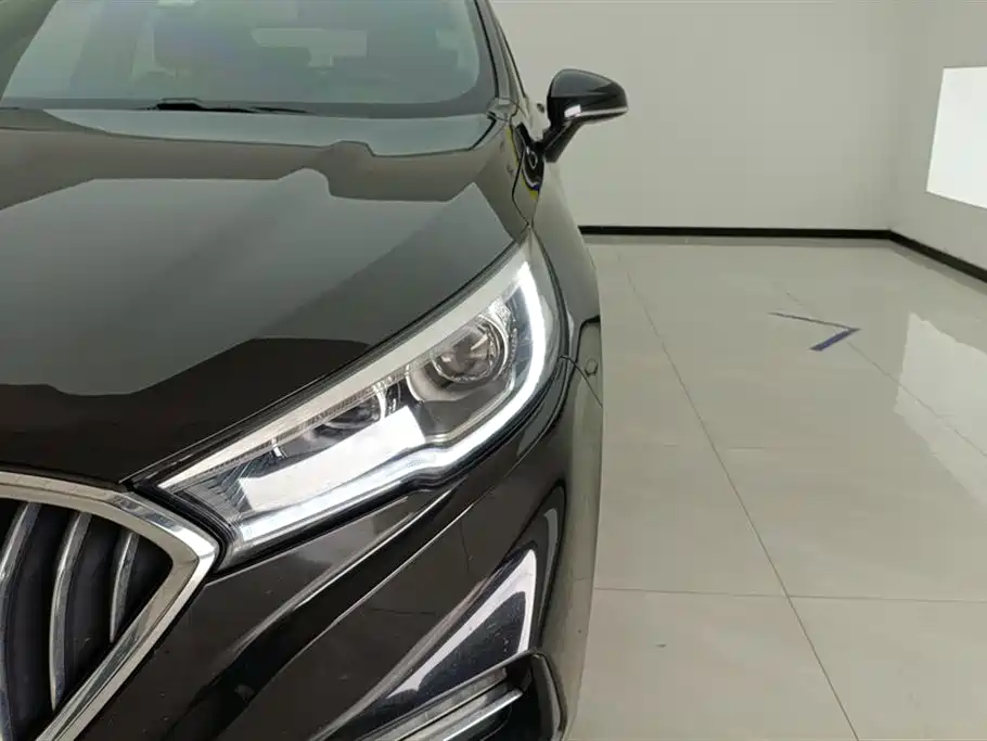 Hongqi H5 2020 1.8T Automatic Smart Connection Qi Rhythm Edition фото 5