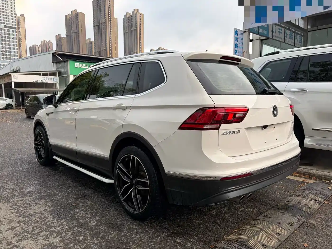 Volkswagen Tiguan L 2017 330TSI Automatic 2WD Luxury Edition фото 7