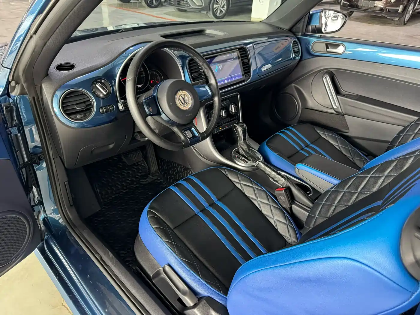 Volkswagen Beetle 2017 180TSI Style фото 7