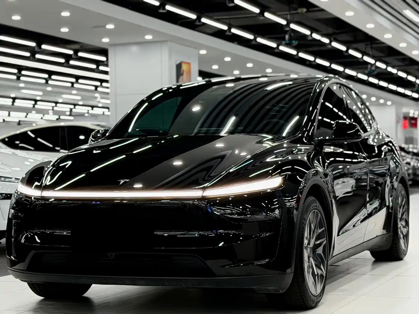 Tesla Model Y L 2025 — пригон из Китая
