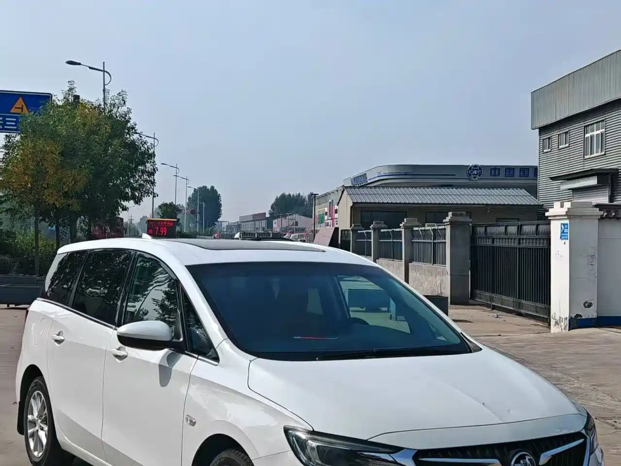 Фото 2 - Buick GL6