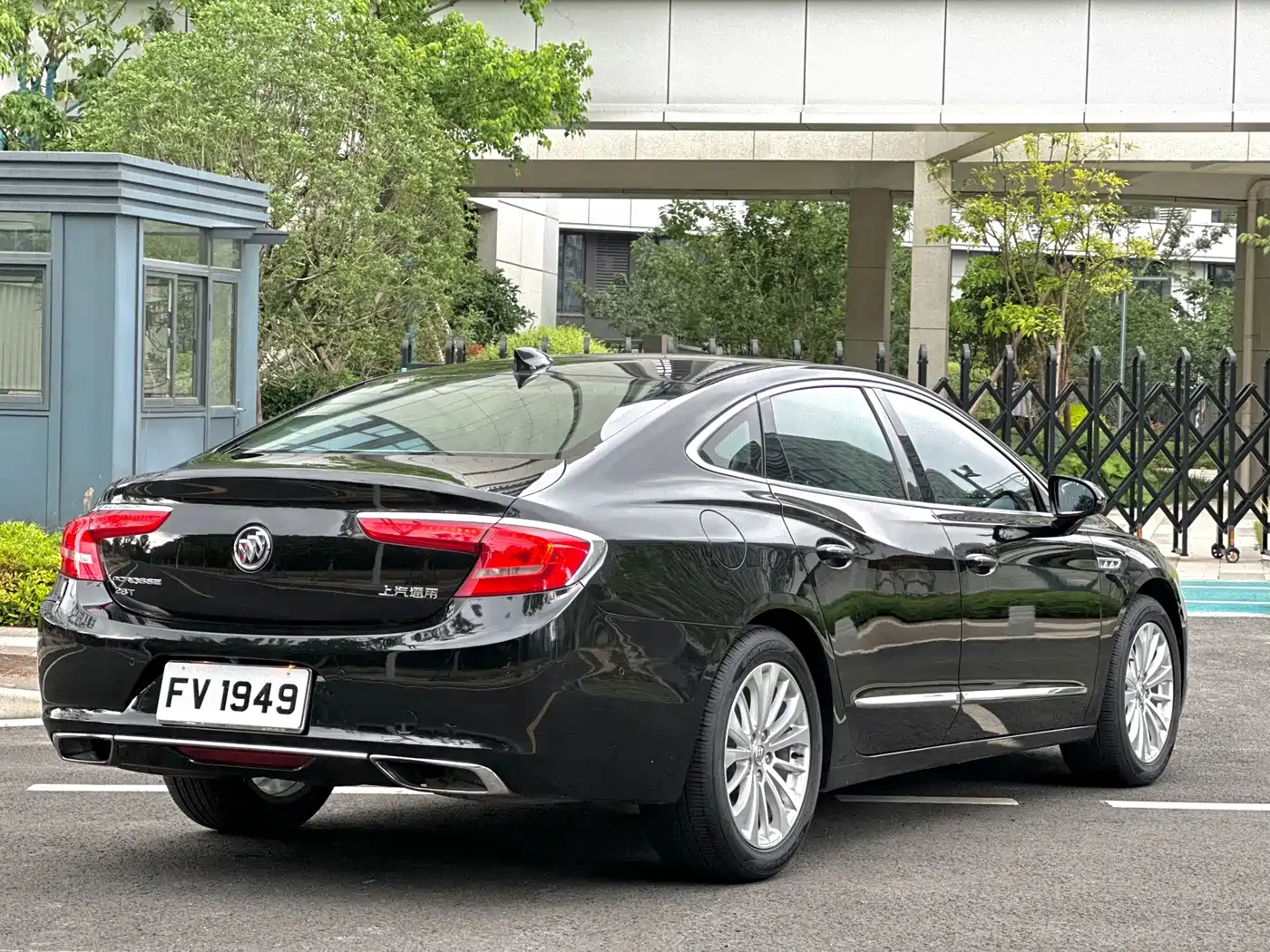 Buick LaCrosse 2016 Facelift 28T Elite фото 5